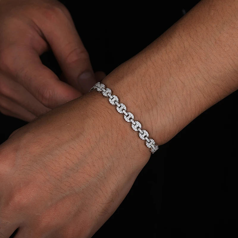 Model wearing 925 silver pig nose moissanite bracelet close-up
